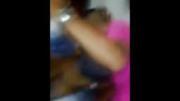 دختر خالکوبی شاخدار با شور و شوق جلوی دوربین خودارضایی می پخش فیلم سکسی عربی کند