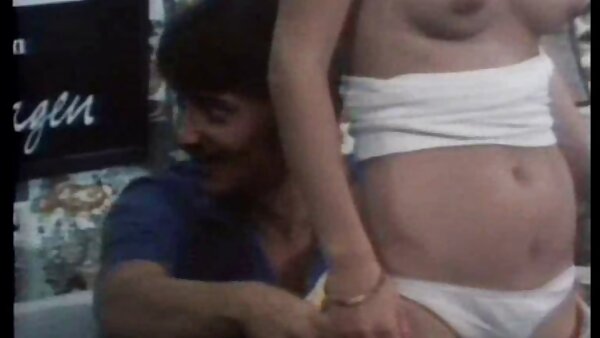 جوجه دزد مغازه لیلی جردن توسط یک پلیس نامرتب در اتاق پشتی مجازات می شود عکس سکسی کوس عربی
