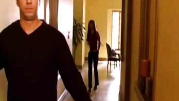 ناگیسا زن اغواگر ژاپنی سوراخش را به صورت سه عکس سکسی عربی نفره پیچ می‌کند